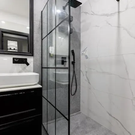 Golden - Great Location - Cozy And Bright&janapawla19 아파트 *